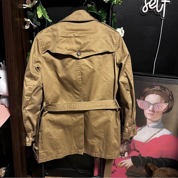Classic Tan Trench Coat - Picture 5 of 10